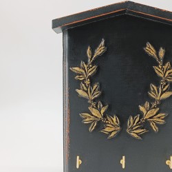 KORRESCRAFT- ΞΥΛΙΝΗ ΚΛΕΙΔΟΘΗΚΗ ΣΤΕΦΑΝΙ 20.5X16.5X2.5- 239-114-05